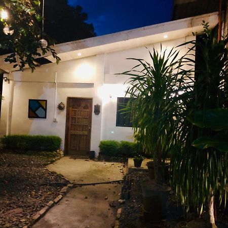 The White Bed And Breakfast Bacolod Luaran gambar