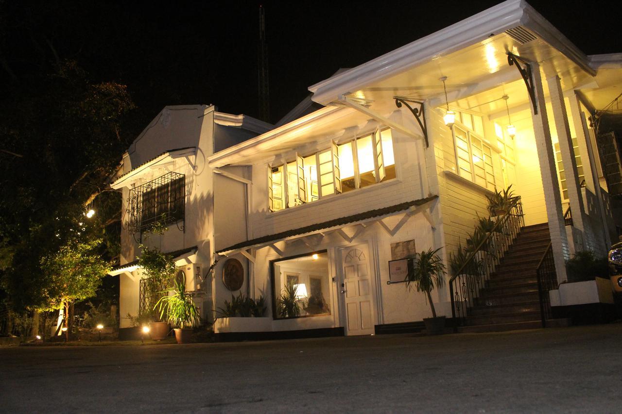 The White Bed And Breakfast Bacolod Luaran gambar