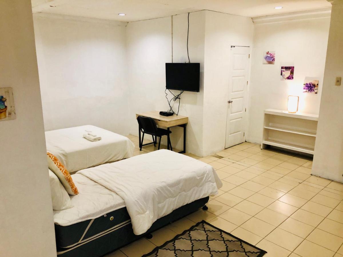 The White Bed And Breakfast Bacolod Bilik gambar
